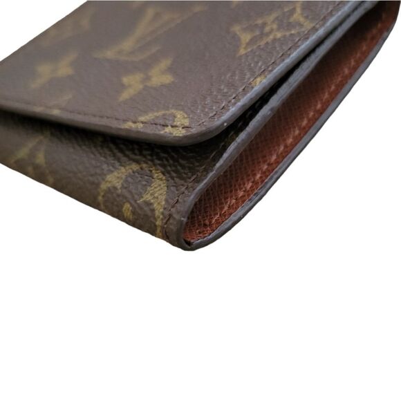 Louis Vuitton Monogram Card Holder - Picture 9 of 10